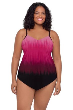 Trimshaper Hank Handkerchief Tankini Swimsuit Top in Rose Ombre at Nordstrom, Size 16W