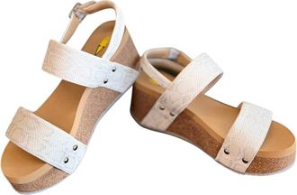 Very Volatile Summer Love In White