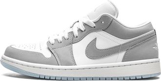 Nike Jordan Lage Wolf Grijs Sneaker - Dames - Fitnessschoenen - Grijs - 38 EU - Wol - Fitness