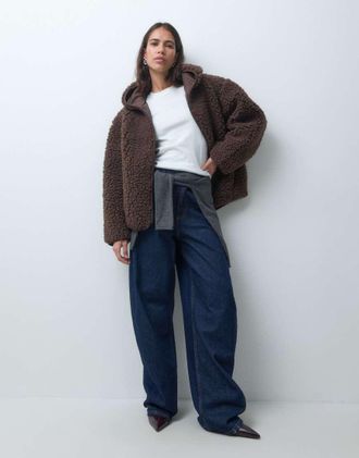 Asos felpa con cappuccio in pile borg a pelo lungo marrone
