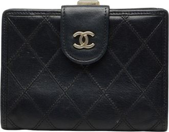 Chanel Black Leather Wallet (Bi-Fold) (Pre-Owned)