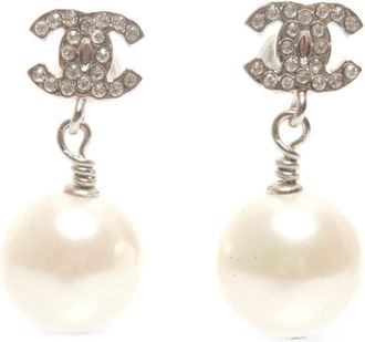 Chanel Orecchini con pendente CC 2017 - Bianco