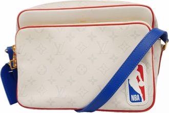 Louis Vuitton White Shoulder Bag (Pre-Owned)