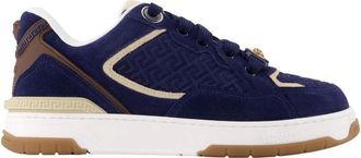 Versace Schoenen, Heren, Blauw, 40 EU, Leer, Suede Greca Sneakers