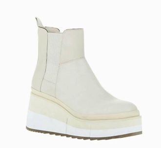 Naked Feet Guild Boot In Khaki