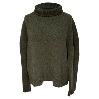 Nili Lotan Nili Lotan Omaira Turtleneck Sweater in Olive Lambswool