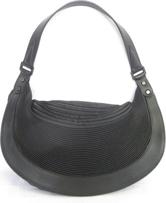 Issey Miyake Shoulder Bag (Pre-Owned)