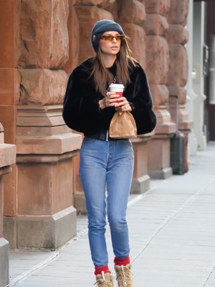 Le celebrities indossano il beanie così – e dovresti farlo anche tu!