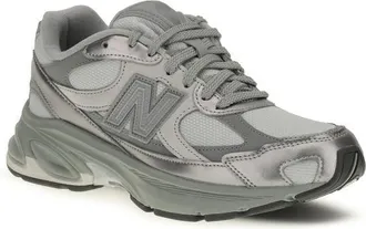 New Balance Y2K-Inspired Athletic Sneakers - Gray