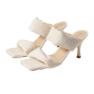 Alohas Twist Autumn Ivory S00223-56 Womens