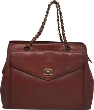 Chanel Burgundy Leather Handbag (Pre-Owned)