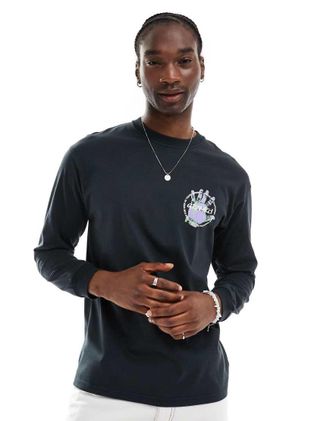 Gramicci climbers hand graphic long sleeve t-shirt in vintage black-White