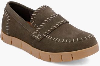 Mia Womens Natalee Loafers In Olive