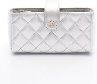 Chanel Matelasse Silver Leather Pouch (Pre-Owned)