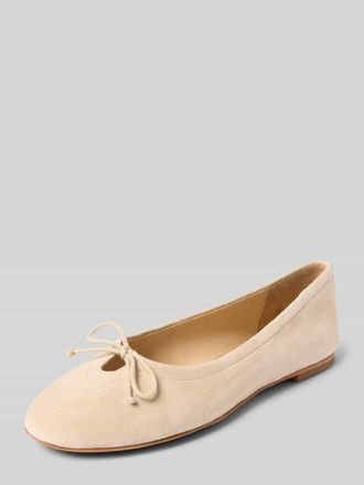 Inuovo Ballerinas aus Leder mit Schleifendetail in Sand, Gr&ouml;&szlig;e 39