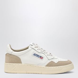 Autry Medalist Low Sneakers in white leather and beige suede