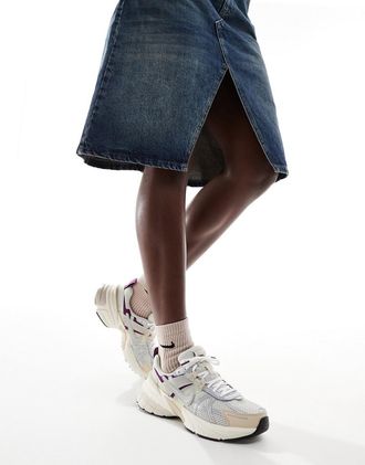 Nike V2K Run sneakers in beige and silver-Neutral