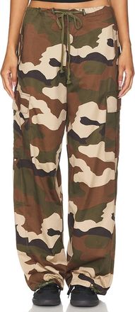 Good American Parachute Pant In Fatigue Green Camo