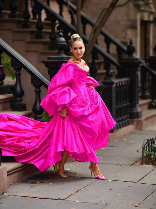 sarah jessica parker street style, carrie bradshaw style