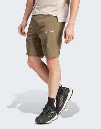 adidas Terrex - Xperior - Pantaloncini taglio medio verde oliva