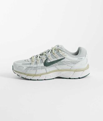 Nike P-6000 Premium sneakers in grigio chiaro e verde