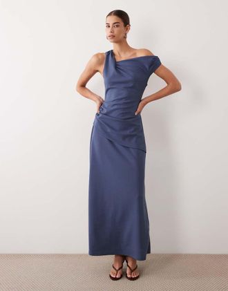 Asos vestito maxi in cr&ecirc;pe con spalle scese e dettaglio gonna arricciata in blu denim