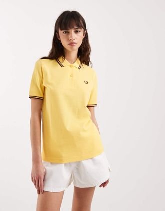 Fred Perry Polo gialla con doppia riga a contrasto-Giallo