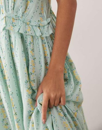 Vero Moda Vestito midi a canottiera da festival verde tenue a fiori e a righe con bottoni