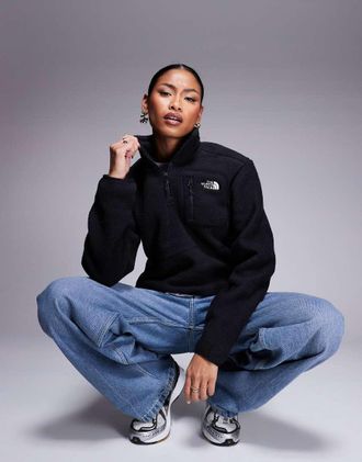 The North Face Yumiori 1/4 Zip Jacket in black