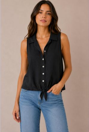 Red Haute Crinkle Woven Sleeveless Blouse In Black