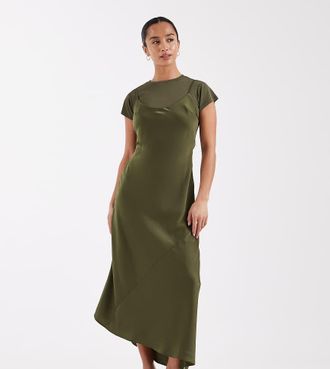 Asos Petite ASOS DESIGN Petite - Vestito t-shirt midi 2 in 1 in raso kaki con spalline sottili-Verde