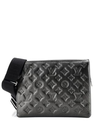 Louis Vuitton Coussin Bag PM crossbodytas van lamsleer met monogram-reli&euml;f - Zwart