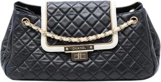 Chanel Pre-owned Shoulder Bags, female, Black, Size: ONE SIZE Pre-owned Classic Flap Shoulder Bag