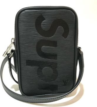Louis Vuitton Epi Black Noir Epi Leather Pochette Shoulder Bag (Pre-Owned)