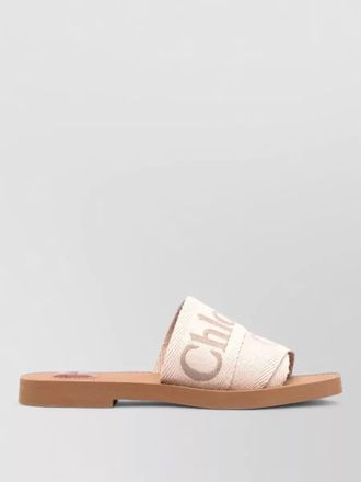 Chlo&eacute; woody flat slippers open toe trim