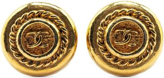 Chanel Orecchini CC a bottone placcati oro con chiusura a clip 1970-1980