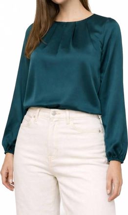 Gilli Addie Long Sleeve Top In Satin