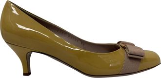 Ferragamo Pre-owned Womens Vara Bow Kitten-Heel Pumps in Yellow Patent Leather - Size UK 3.5