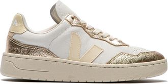 Veja V-90 White Limestone Platinum