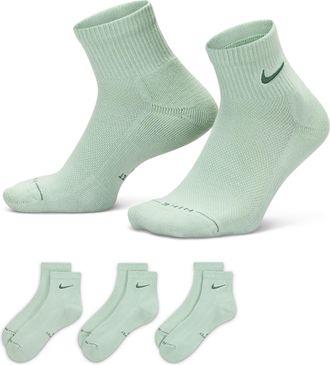 Nike Unisex Everyday Elevated Ankle Socks (3 Pairs) in Multicolor | IH8607-903