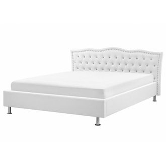 Beliani Letto Imbottito Pelle PU Bianca a Doghe Stile Chesterfield 160 x 200 cm Metz