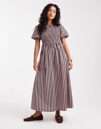 New Look Vestito midi arricciato rosa con motivo a righe