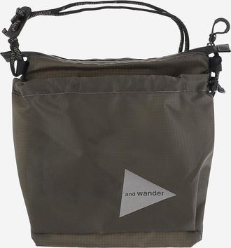 And Wander En Wander nylon schoudertas met logo