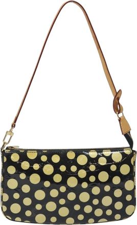 Louis Vuitton Pochette Accessoire Black Patent Leather Clutch Bag (Pre-Owned)