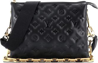 Louis Vuitton Borsa a tracolla Coussin Bag PM in pelle di agnello goffrata con monogramma - Nero