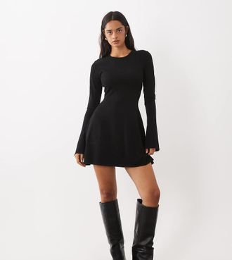 KAIIA Esclusiva Kaiia - Vestito skater corto nero in maglia compatta con maniche svasate