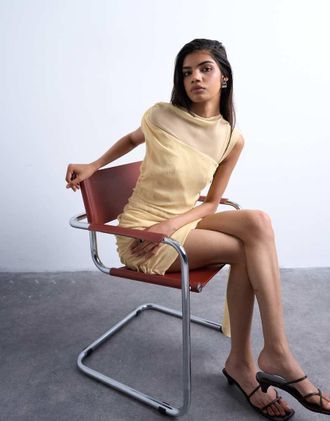 Topshop Vestito corto in chiffon color latticello testurizzato con spalline alte e fusciacca-Giallo