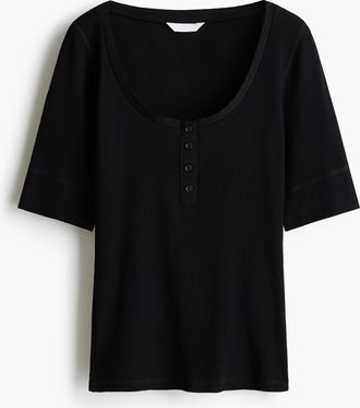 H&M Geripptes Baumwollshirt - Schwarz
