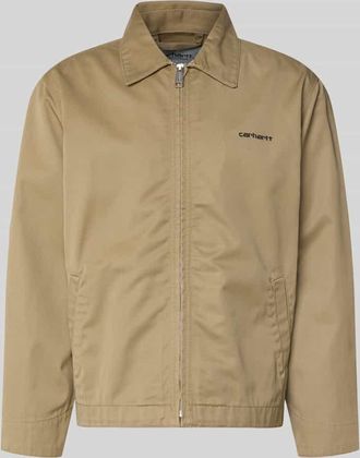 Carhartt Work in Progress Jacke mit Label-Stitching und Eingrifftaschen in Beige, Gr&ouml;&szlig;e XXL
