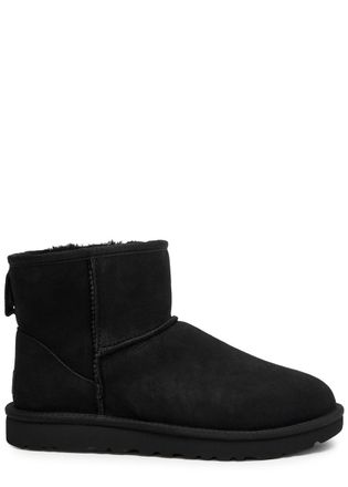 UGG: Black Boots now up to −50% | Stylight